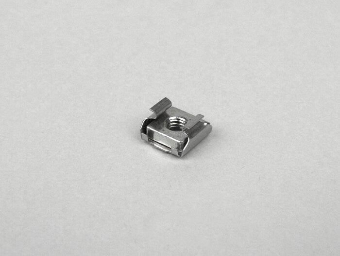 Dado M4 fissaggio frecce al telaio per Vespa PK 50 125 S XL RUSH N HP